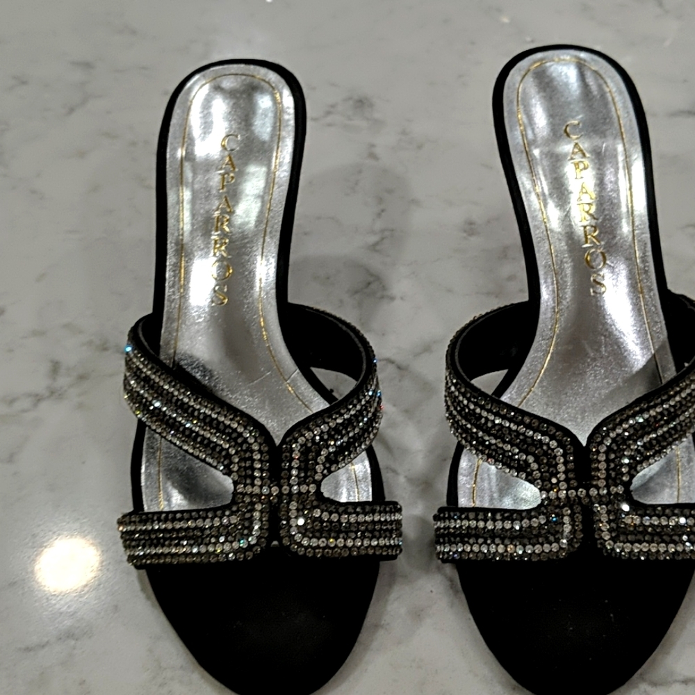 Shoes caparros black with rhine stones like new